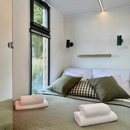 Na Wodzie - 36 Houseboats