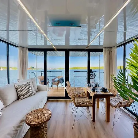 Apartment Na Wodzie - 36 Houseboats *