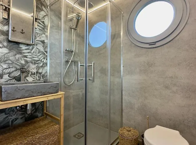 Na Wodzie - 36 Houseboats Apartment *